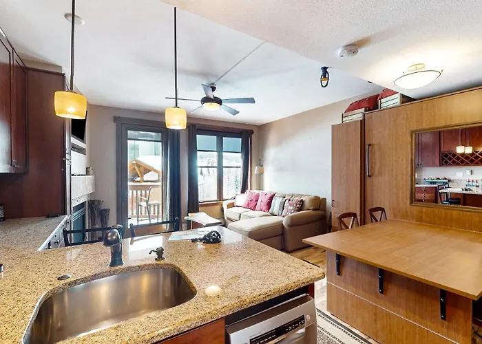 Village Hideaway Apartment